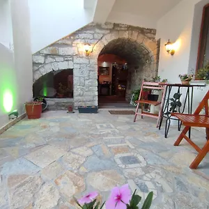  Gasthuis Bujtina Veritos Albanië